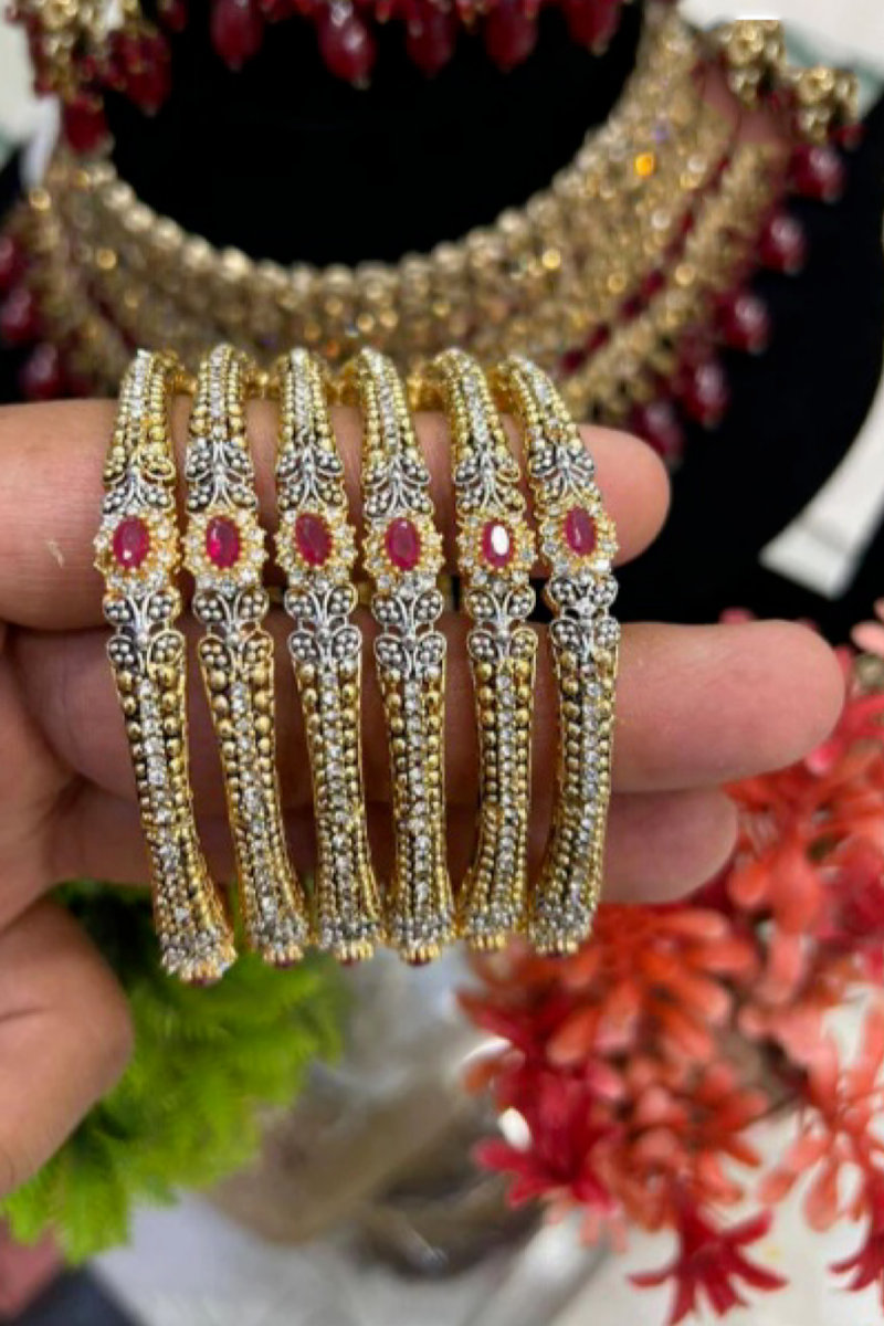 Noor Bangles NB01
