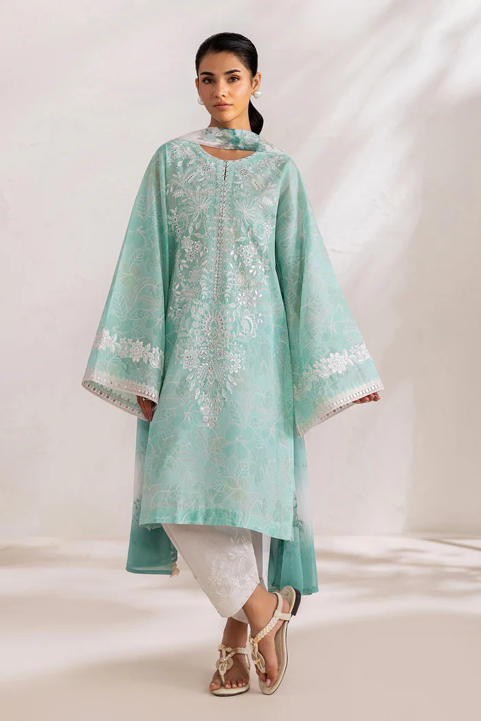 Baroque Embroidered Lawn - B024