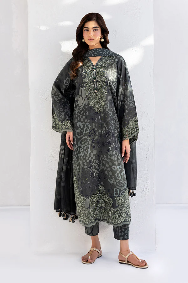 Baroque Embroidered Lawn - B019